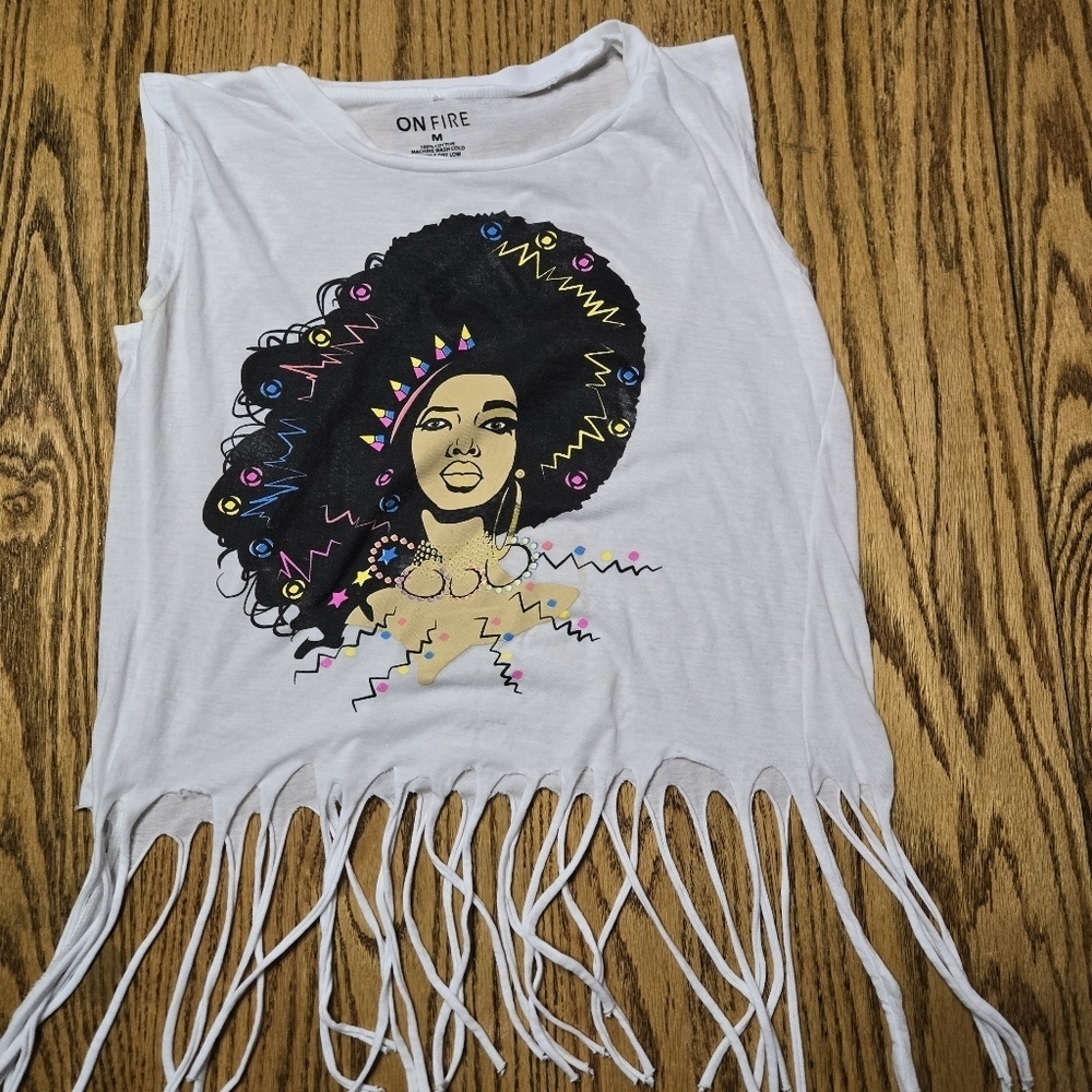 On Fire White  Queen Graphic  Sleveless Top Size M